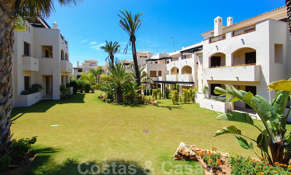 Apartamentos de lujo en venta en Nueva Andalucia, Marbella, a poca distancia de los servicios y de Puerto Banús 30618