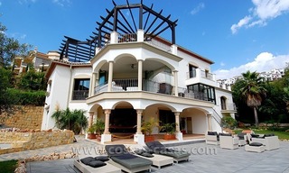 Villa exclusiva de estilo andaluz a la venta en la zona de Marbella - Benahavis 1