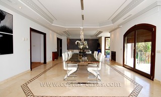 Villa exclusiva de estilo andaluz a la venta en la zona de Marbella - Benahavis 8