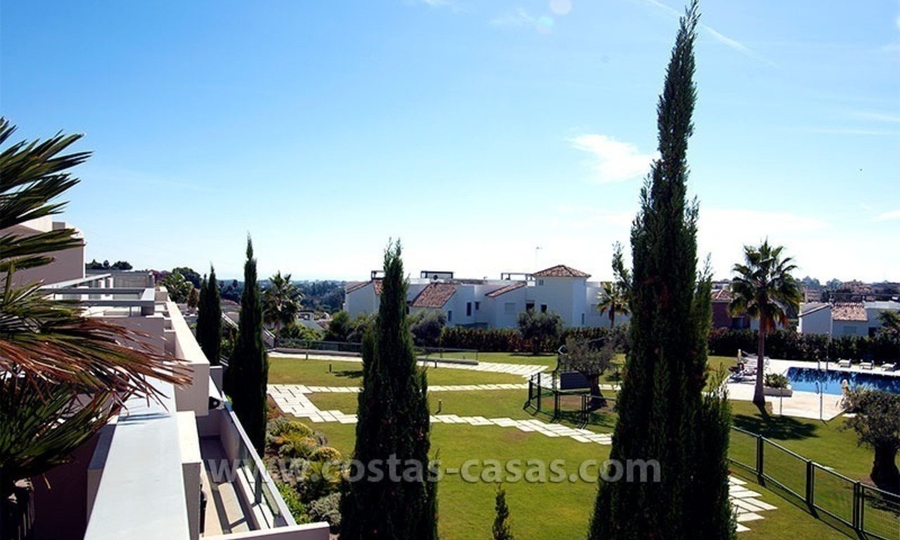 En venta en Marbella - Benahavís: Apartmento moderno de lujo en el campo de golf 3