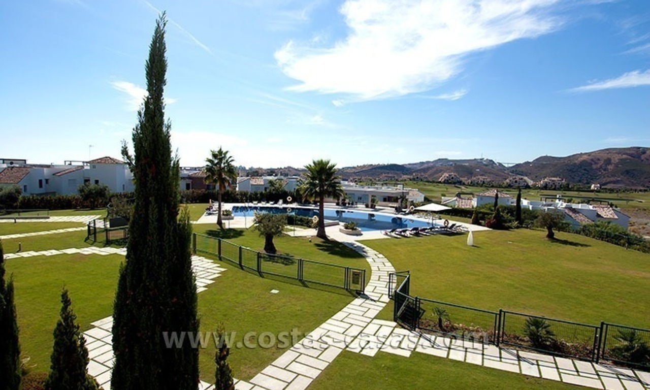 En venta en Marbella - Benahavís: Apartmento moderno de lujo en el campo de golf 4