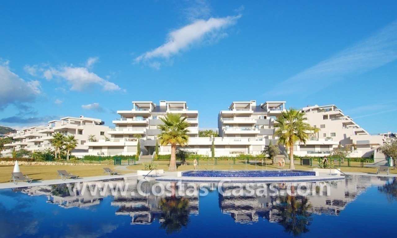 En venta en Marbella - Benahavís: Apartmento moderno de lujo en el campo de golf 15