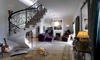 Villa exclusiva de estilo andaluz a la venta en Marbella - Benahavis 8