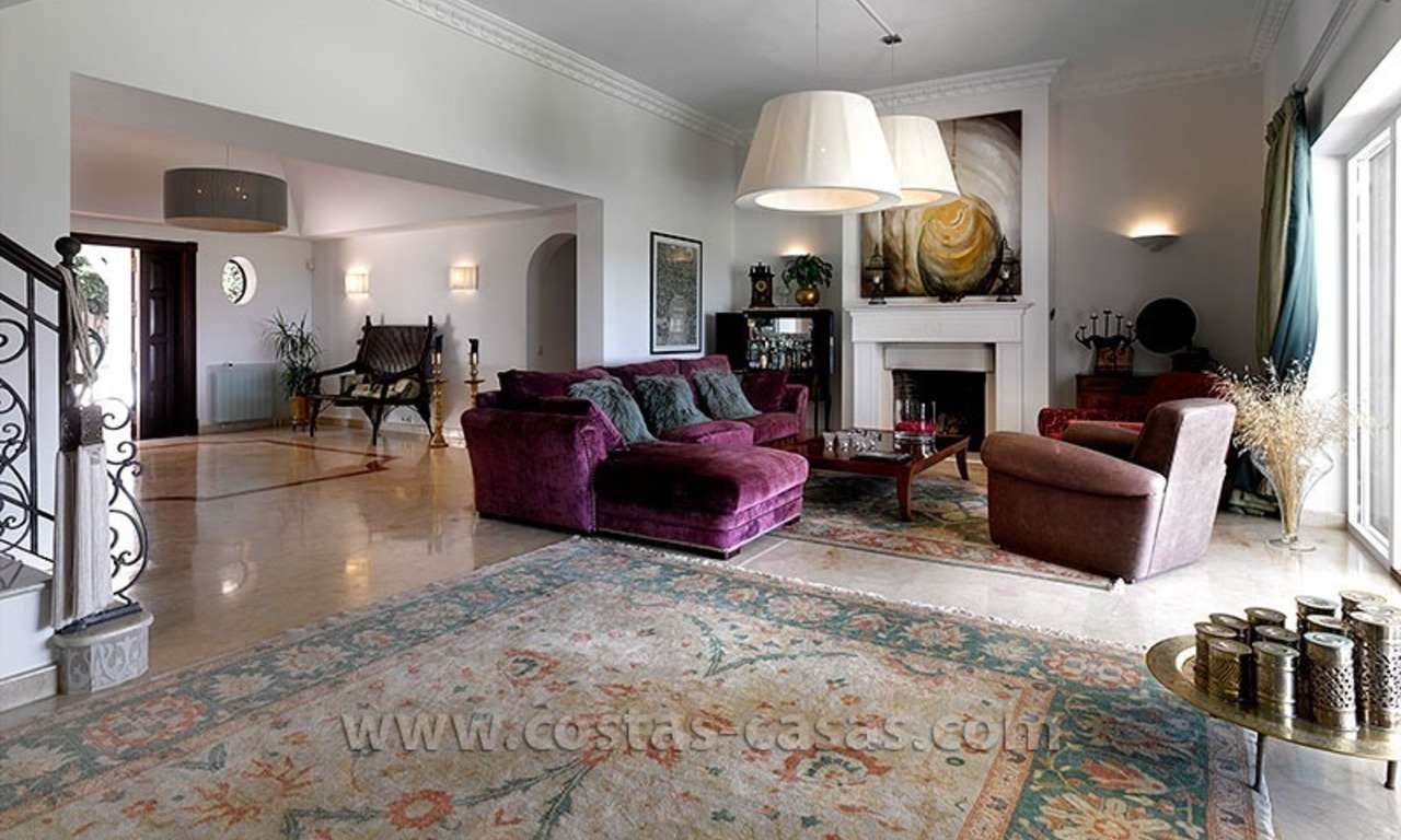 Villa exclusiva de estilo andaluz a la venta en Marbella - Benahavis 9