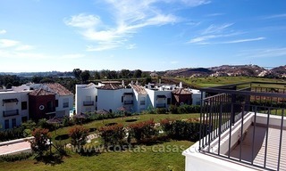 En venta Marbella - Benahavís: Apartamento en primera línea de Campo de Golf 1