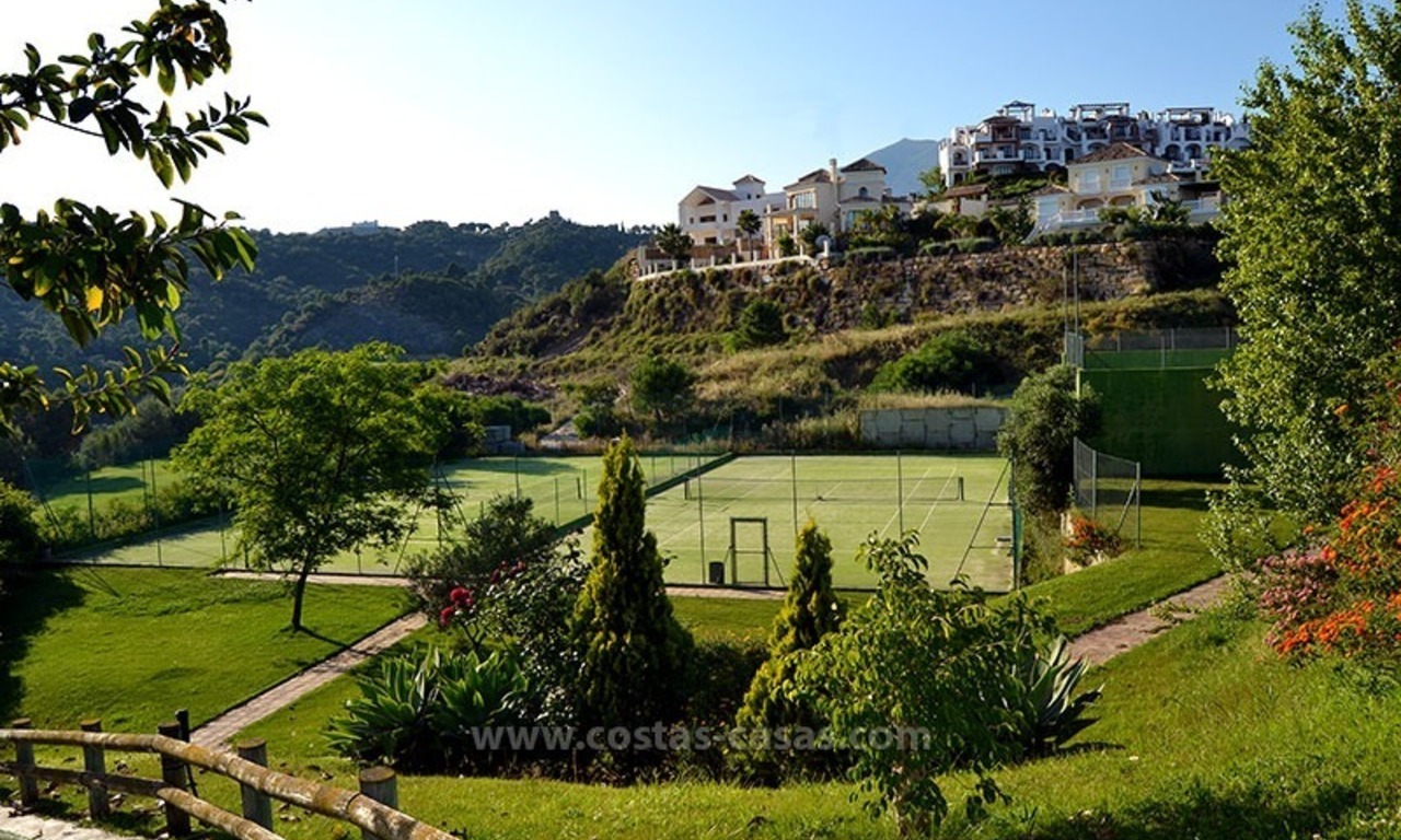 En venta en Marbella - area de Benahavís: Apartamento de golf 32