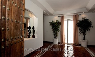 En venta: Villa muy bien situada, amplia y completamente renovada en Marbella 7
