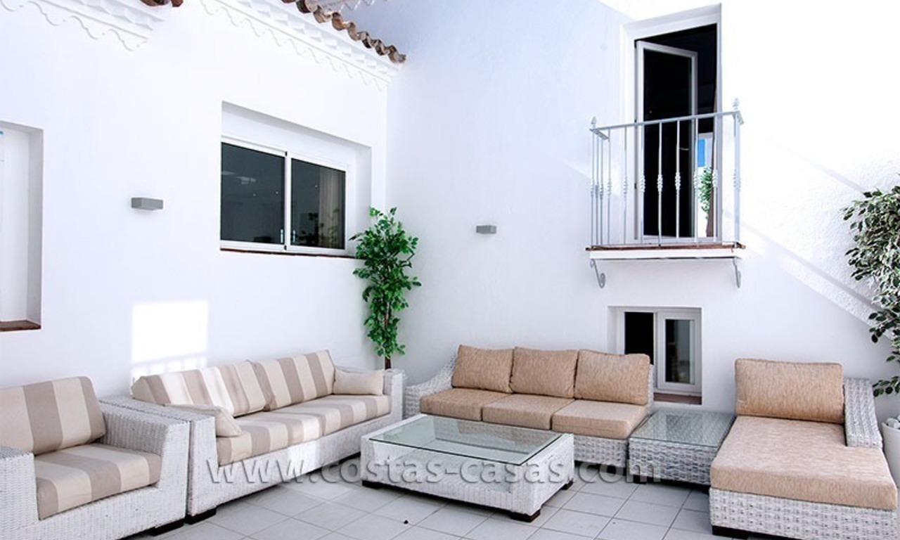 En venta: Villa muy bien situada, amplia y completamente renovada en Marbella 5