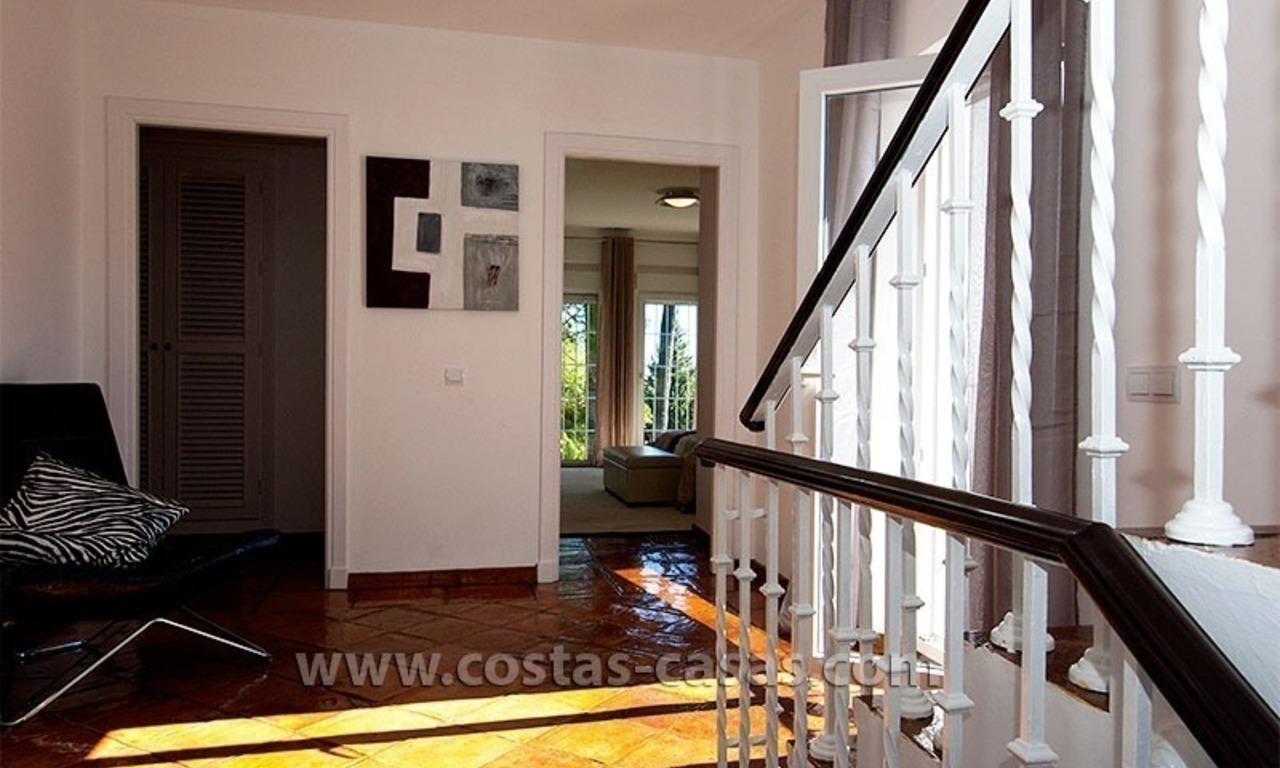 En venta: Villa muy bien situada, amplia y completamente renovada en Marbella 8