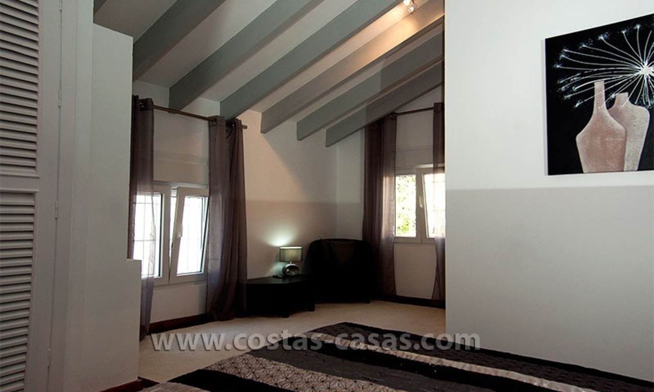 En venta: Villa muy bien situada, amplia y completamente renovada en Marbella 9