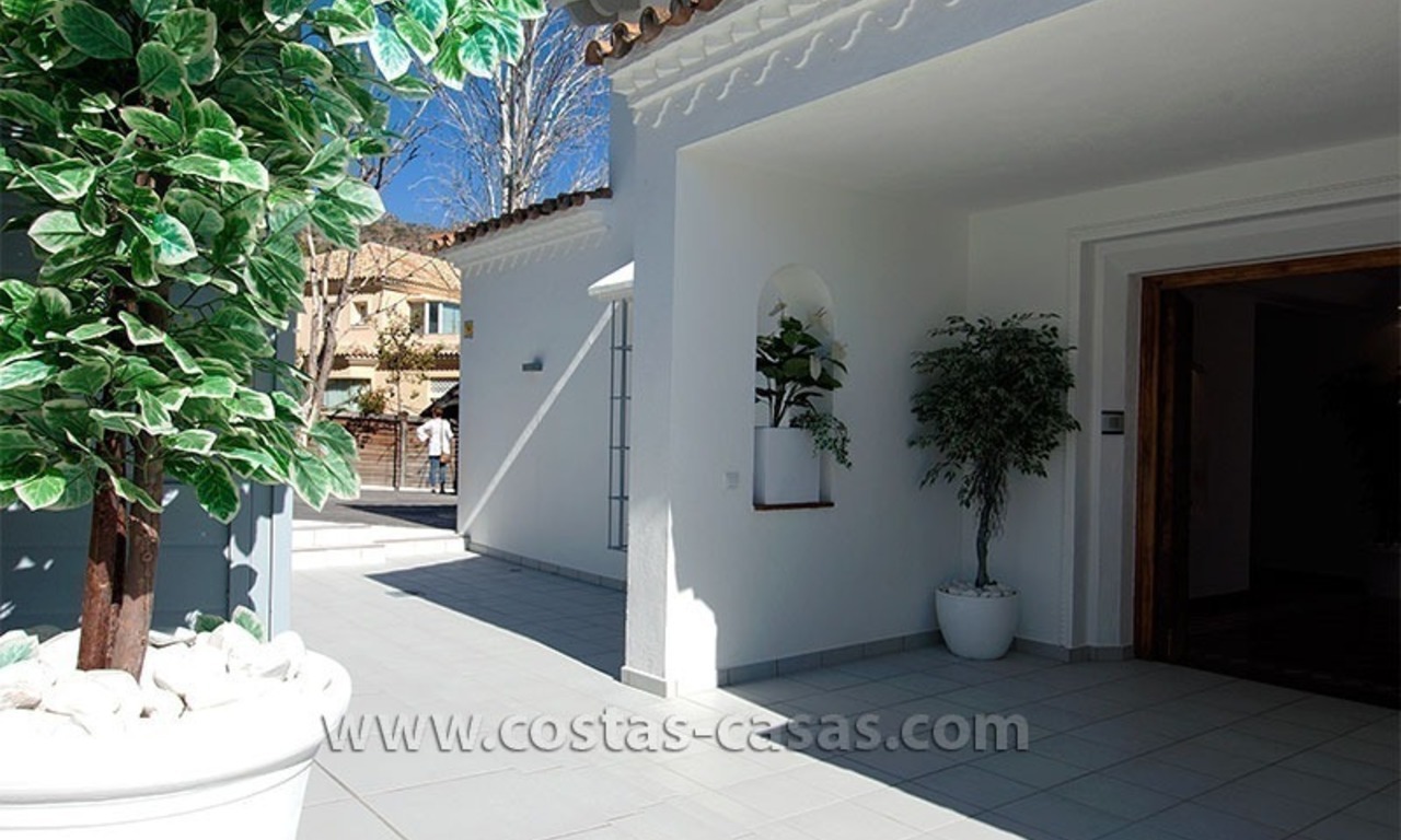 En venta: Villa muy bien situada, amplia y completamente renovada en Marbella 3
