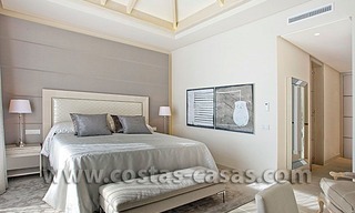 En Venta: Excepcionalmente Bien Ubicada Villa de lujo en Nueva Andalucía, Marbella 10
