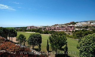 En venta: Villa de lujo contemporánea en primera línea de campo de Golf entre Marbella - Benahavis - Estepona 3