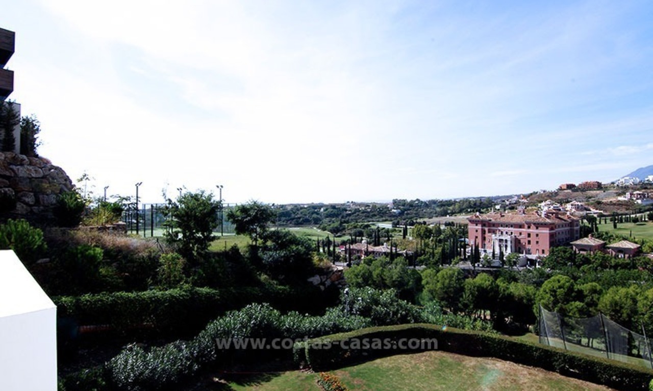 En venta: Villa de lujo contemporánea en primera línea de campo de Golf entre Marbella - Benahavis - Estepona 5