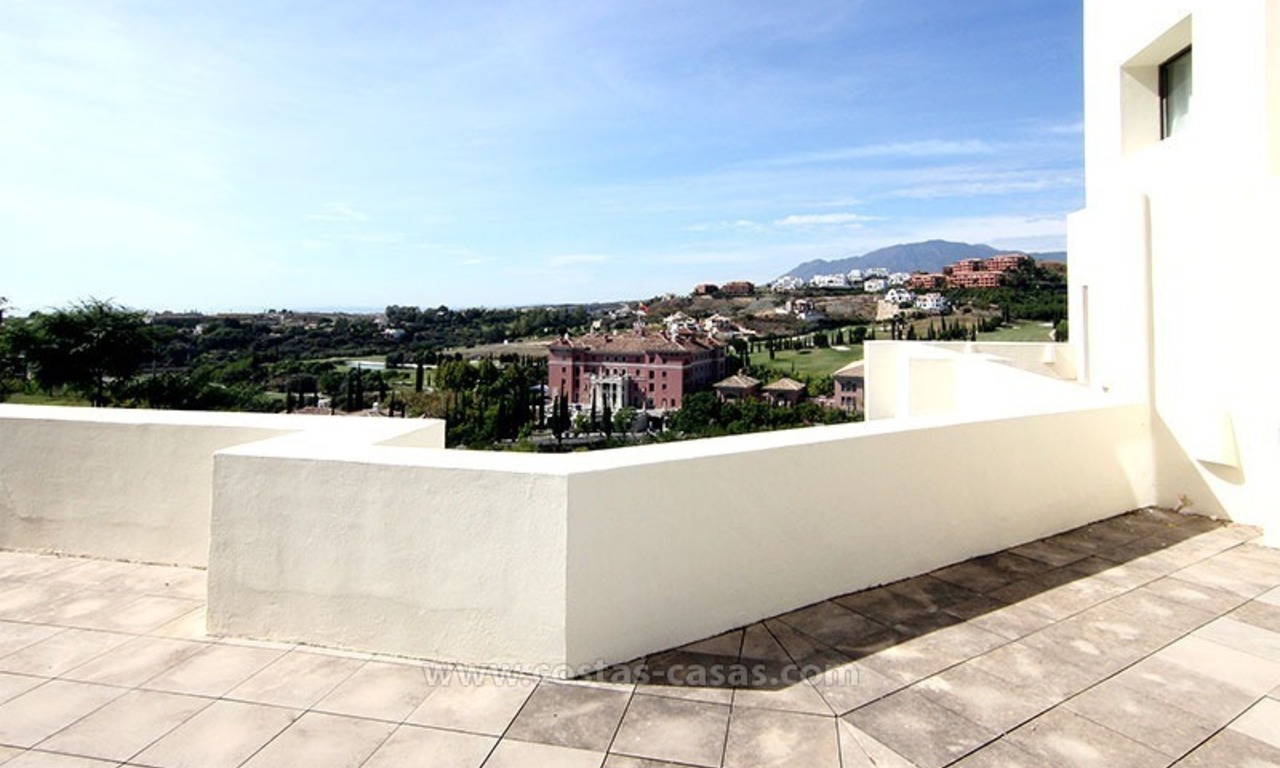 En venta: Villa de lujo contemporánea en primera línea de campo de Golf entre Marbella - Benahavis - Estepona 14