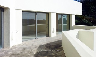 En venta: Villa de lujo contemporánea en primera línea de campo de Golf entre Marbella - Benahavis - Estepona 16