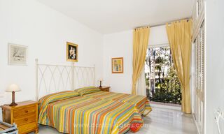 Apartamento junto a la playa en venta en Puerto Banús, Marbella 29651 