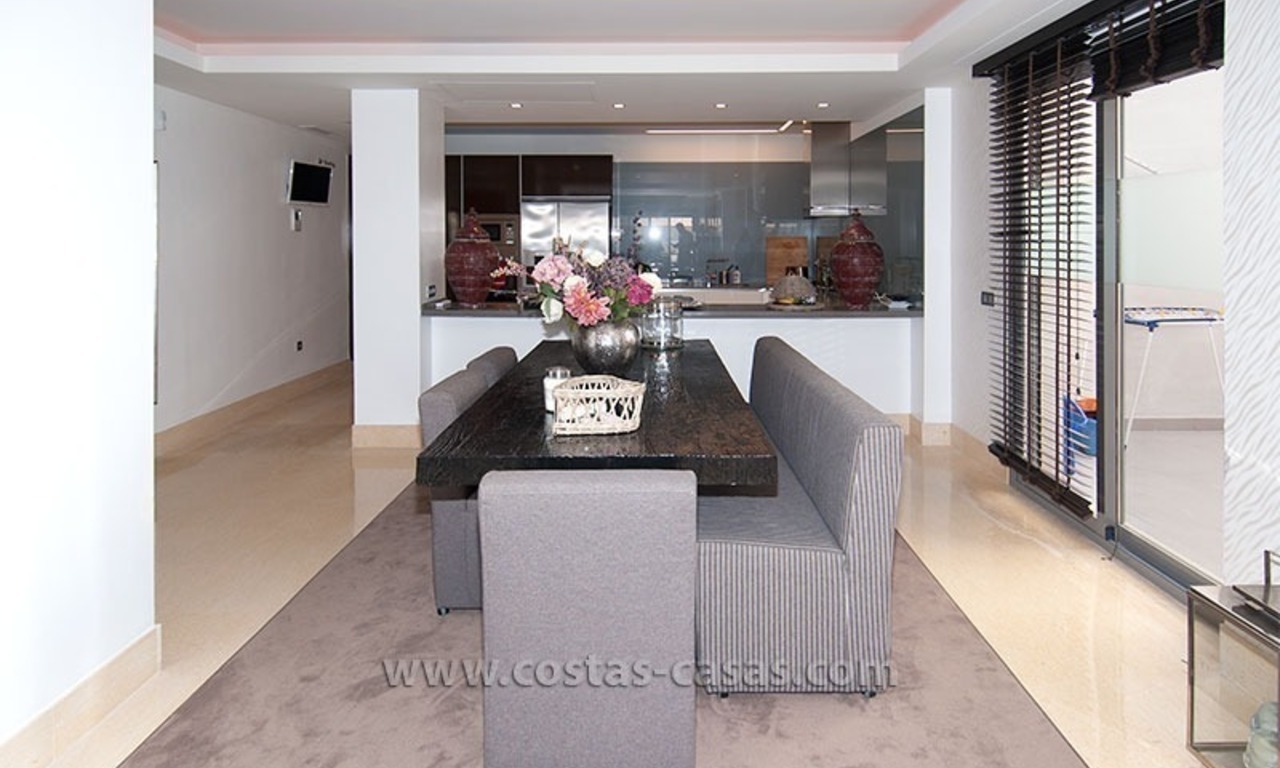 En venta en Marbella - Benahavís: Apartmento moderno de lujo cerca del campo de golf 6