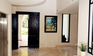 En venta: Villa Grande de Lujo Moderna cerca de playa en Marbella 9