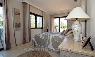 En venta: Villa Grande de Lujo Moderna cerca de playa en Marbella 26