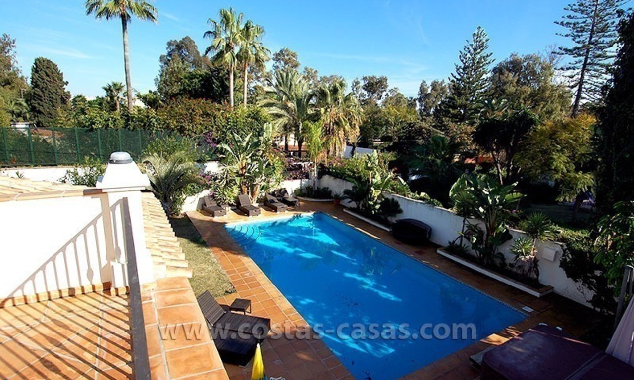 En venta: Villa Grande de Lujo Moderna cerca de playa en Marbella 5