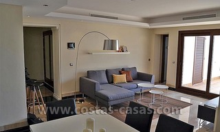 Apartamentos y Aticos modernos a la venta en primera línea de playa, Nueva Milla de Oro, Marbella - Estepona 10
