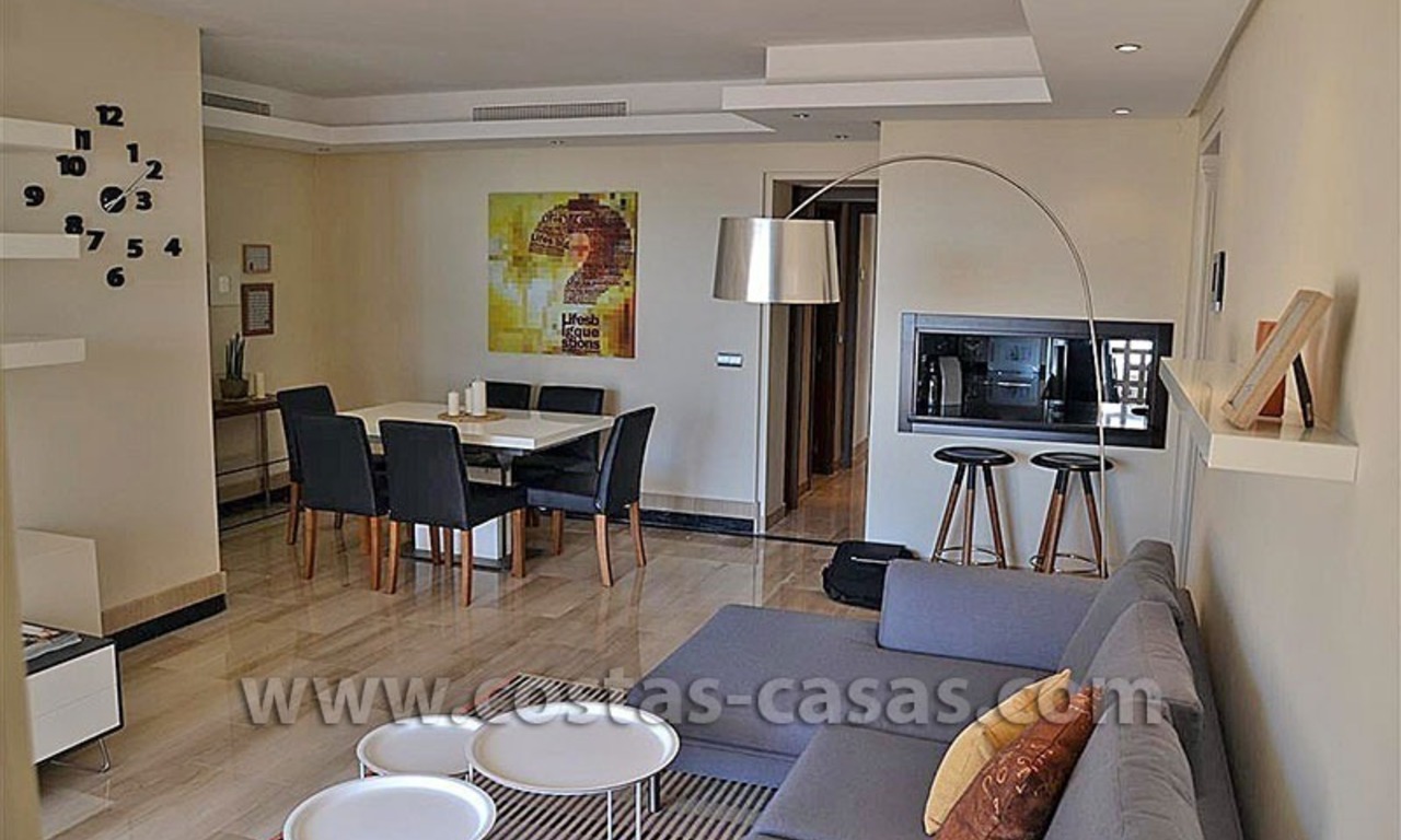 Apartamentos y Aticos modernos a la venta en primera línea de playa, Nueva Milla de Oro, Marbella - Estepona 11