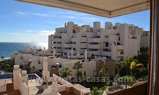 Apartamentos y Aticos modernos a la venta en primera línea de playa, Nueva Milla de Oro, Marbella - Estepona 5
