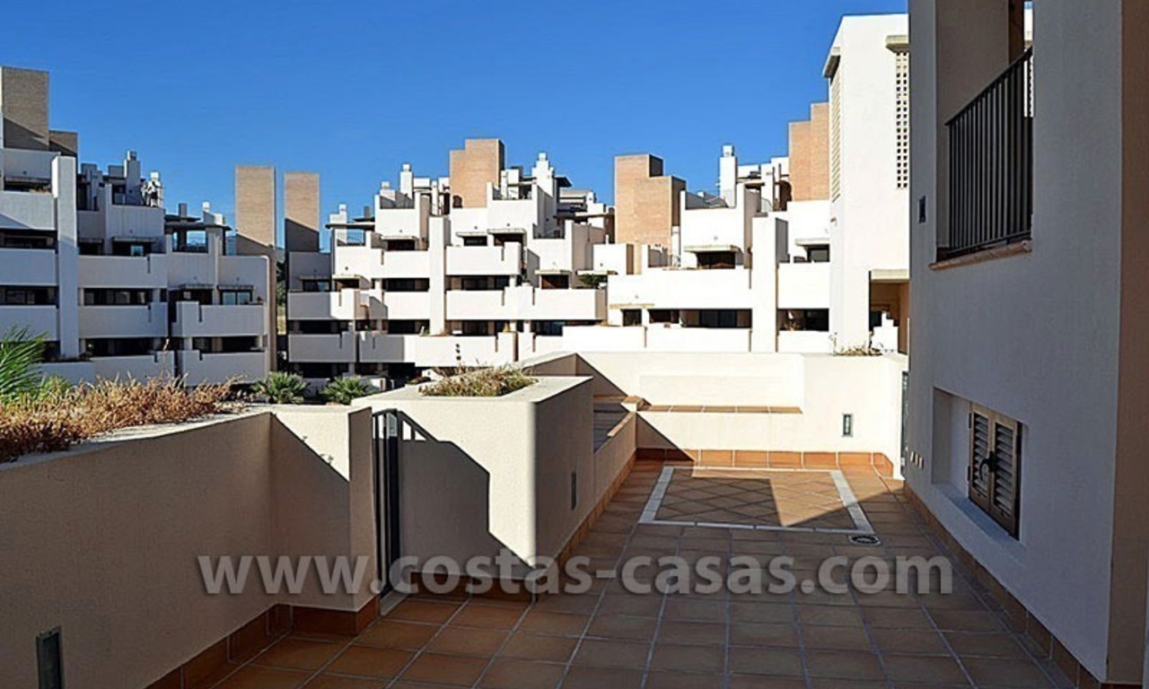 Apartamentos y Aticos modernos a la venta en primera línea de playa, Nueva Milla de Oro, Marbella - Estepona 6