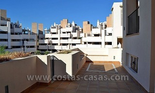 Apartamentos y Aticos modernos a la venta en primera línea de playa, Nueva Milla de Oro, Marbella - Estepona 6