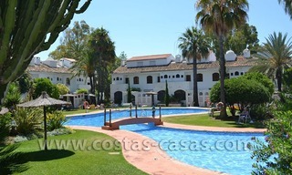 En venta: Casa adosada cerca de la playa e instalaciones en Marbella - Estepona 0