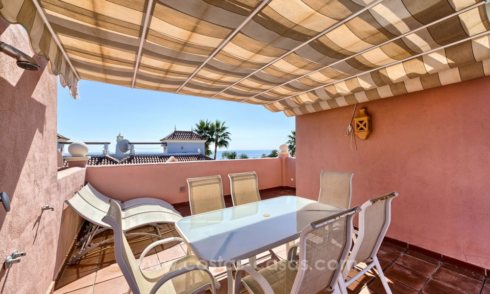 Villa junto a la playa de lujo en venta en San Pedro, Marbella 22180