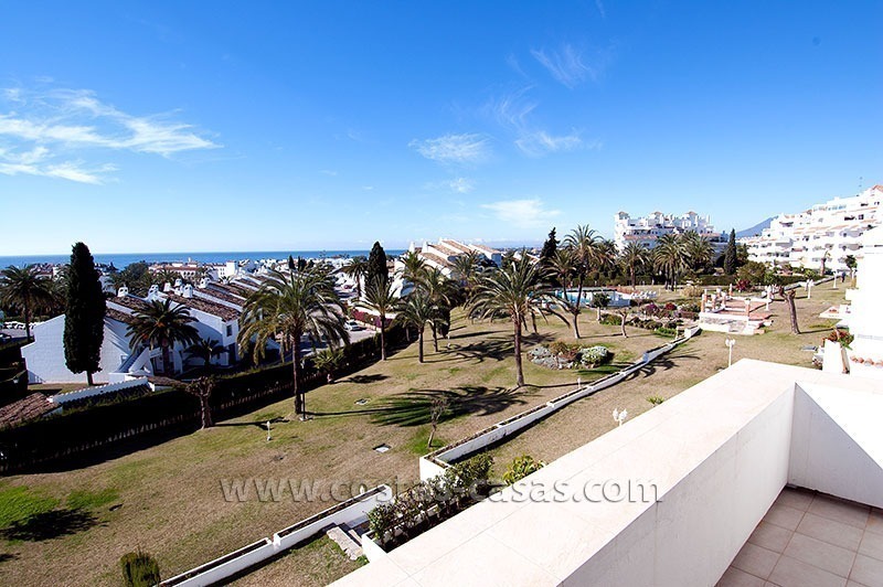 En venta: Apartamento cerca de Puerto Banús, Nueva Andalucía, Marbella