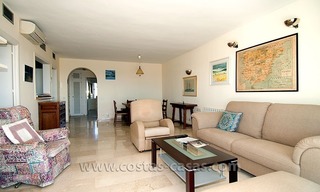 En venta: Apartamento cerca de Puerto Banús, Nueva Andalucía, Marbella 4