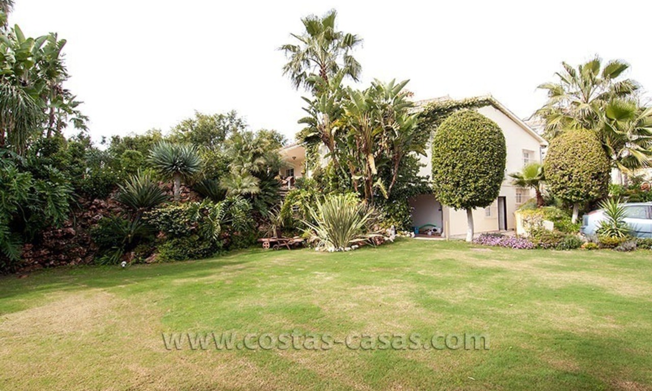 Villa en primera linea de golf en venta en Nueva Andalucía, Marbella 7