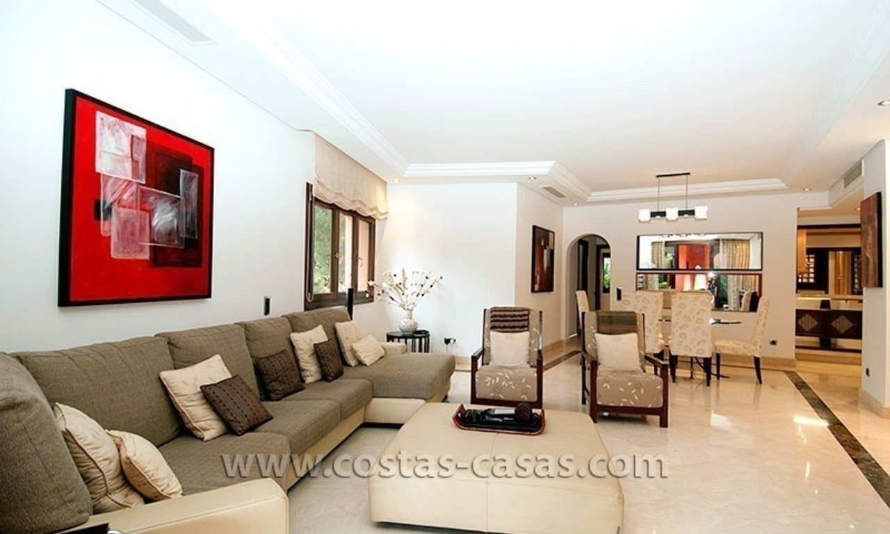 Apartamento en primera linea de playa en venta en el complejo exclusivo, Nueva Milla de Oro, Marbella - Estepona 8