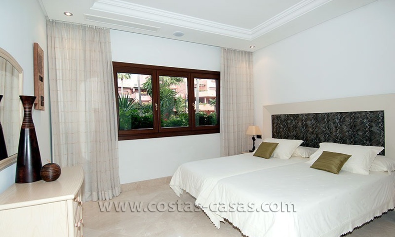 Apartamento en primera linea de playa en venta en el complejo exclusivo, Nueva Milla de Oro, Marbella - Estepona 17