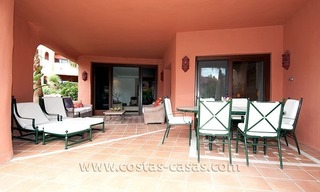Apartamento en primera linea de playa en venta en el complejo exclusivo, Nueva Milla de Oro, Marbella - Estepona 3