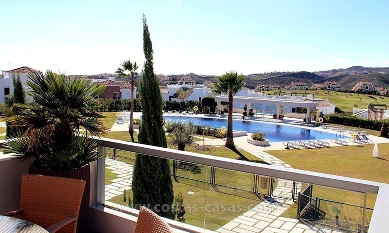 Apartmento moderno de lujo en complejo de Golf para alquiler de corta temporada, Marbella - Benahavis 4