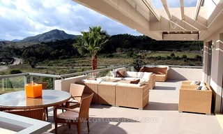 Apartmento moderno de lujo en complejo de Golf para alquiler de corta temporada, Marbella - Benahavis 1