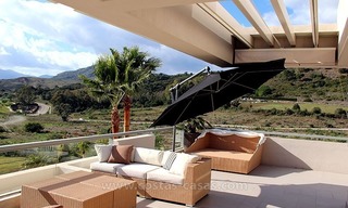 Apartmento moderno de lujo en complejo de Golf para alquiler de corta temporada, Marbella - Benahavis 2