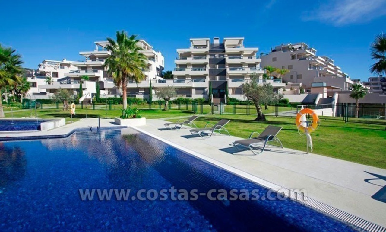 Apartmento moderno de lujo en complejo de Golf para alquiler de corta temporada, Marbella - Benahavis 22
