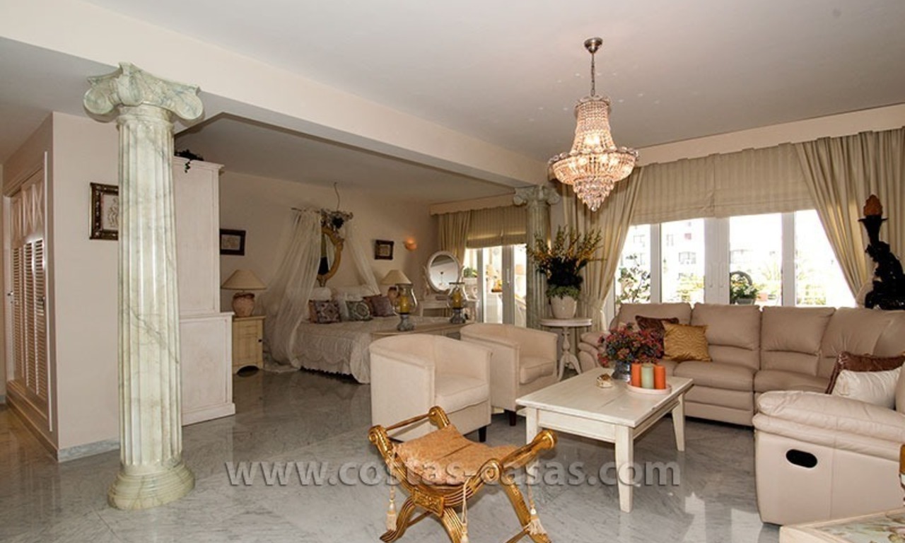 En venta: Exclusivo Apartamento en Playas del Duque - Primera Linea de Playa en Puerto Banús, Marbella 15