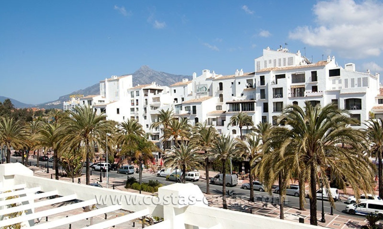 En venta: Exclusivo Apartamento en Playas del Duque - Primera Linea de Playa en Puerto Banús, Marbella 2