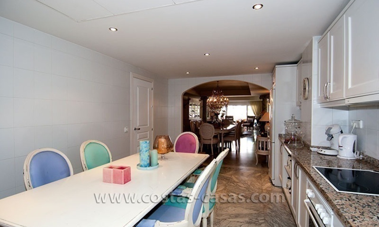 En venta: Apartamento en Playas del Duque - Primera Linea de Playa en Puerto Banús, Marbella 9