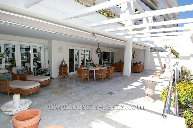 En venta: Apartamento en Playas del Duque - Primera Linea de Playa en Puerto Banús, Marbella