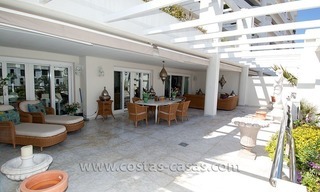 En venta: Apartamento en Playas del Duque - Primera Linea de Playa en Puerto Banús, Marbella 0