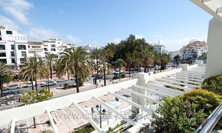 En venta: Apartamento en Playas del Duque - Primera Linea de Playa en Puerto Banús, Marbella 2