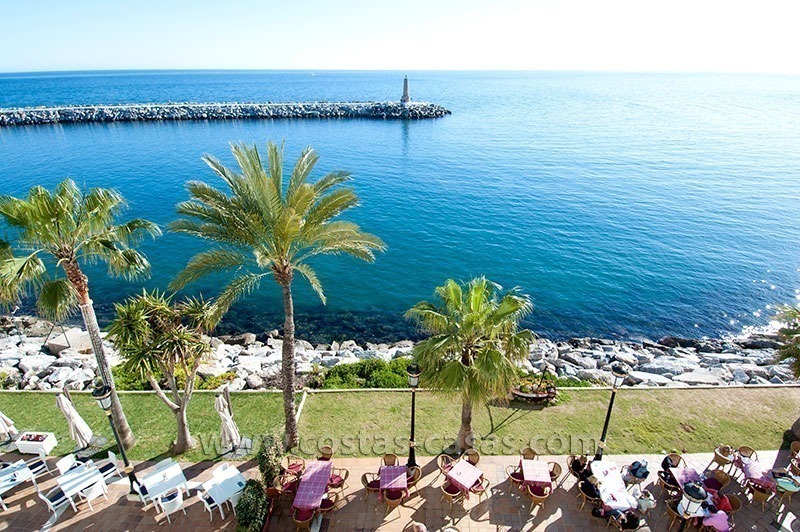 En venta: Apartamento cerca de playa en Puerto Banús, Marbella