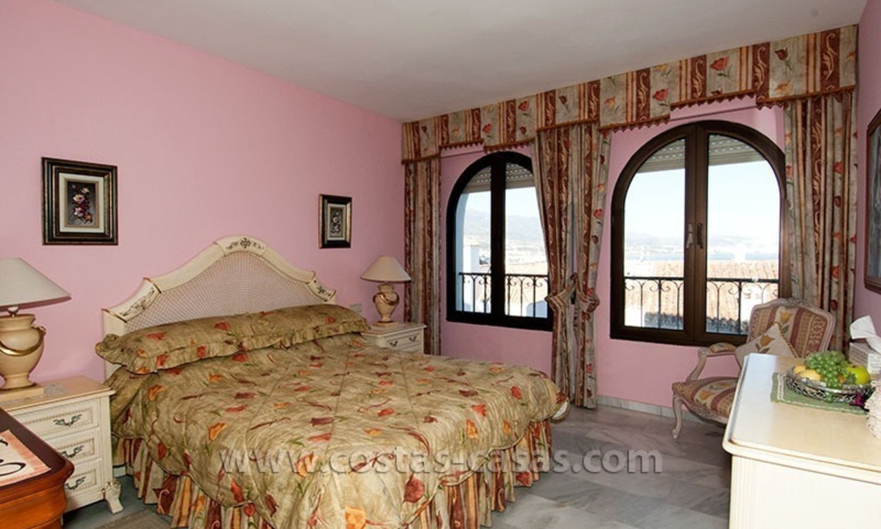En venta: Apartamento cerca de playa en Puerto Banús, Marbella 17